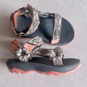 Toddler Teva Sandals size 5